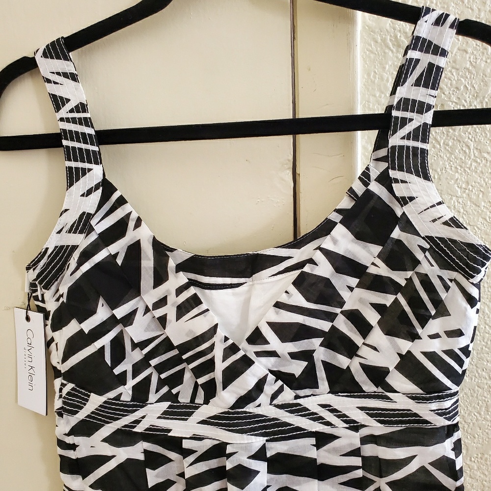 Dress - Picture 5 of 6